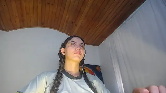 Snapshot of mariecam420 chatting on 10.19.25 mariecam420 online show from 10.19.25