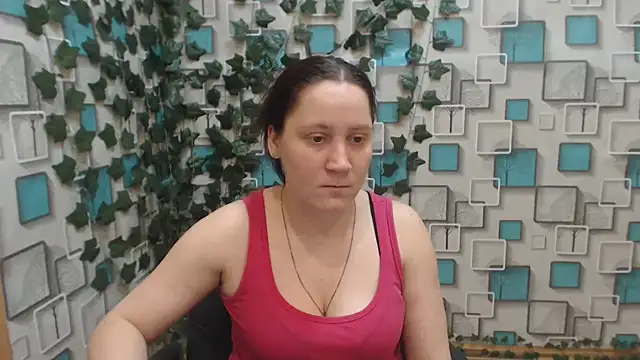 JosieJun  online show from 02.17.25