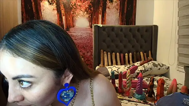 Snapshot of sofia23dirty chatting on 02.12.26 sofia23dirty online show from 02.12.26