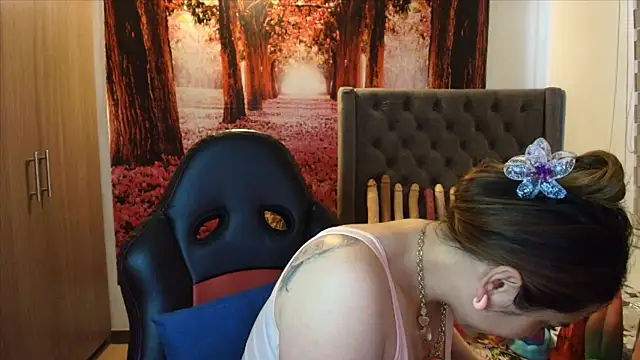 Snapshot of sofia23dirty chatting on 02.14.26 sofia23dirty online show from 02.14.26