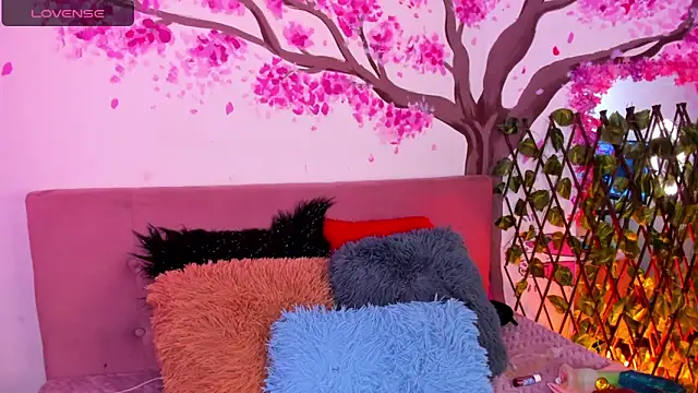 Snapshot of magali_19 chatting on 12.02.24 magali 19 online show from 12.02.24