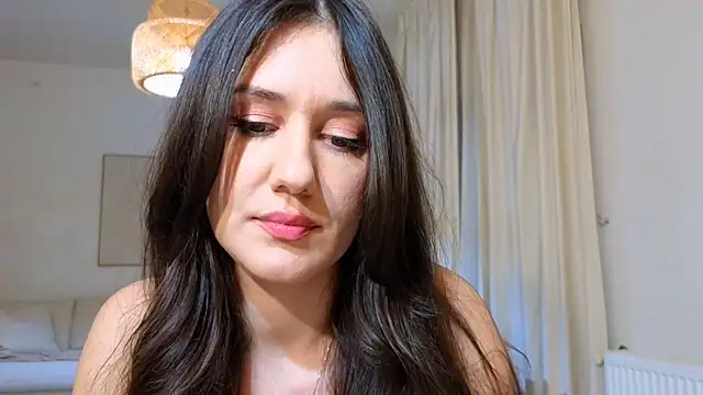 Snapshot of diamond_desiree chatting on 02.04.25 diamond desiree online show from 02.04.25