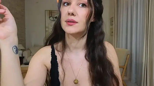 Snapshot of diamond_desiree chatting on 03.15.26 diamond desiree online show from 03.15.26