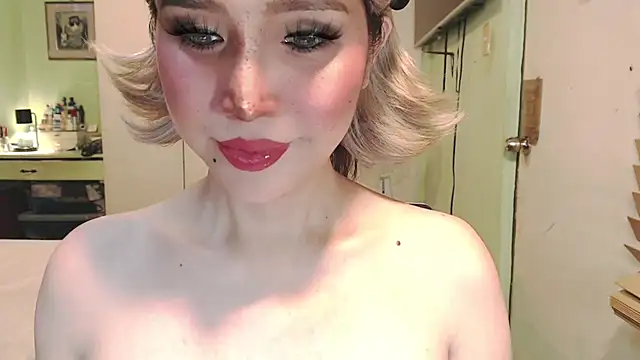 Ezradeliciosa online show from 05.11.26