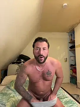 Snapshot of 2guysforu chatting on 02.15.25 2guysforu online show from 02.15.25