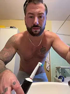 Snapshot of 2guysforu chatting on 02.17.25 2guysforu online show from 02.17.25
