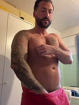 Snapshot of 2guysforu chatting on 02.24.25 2guysforu online show from 02.24.25