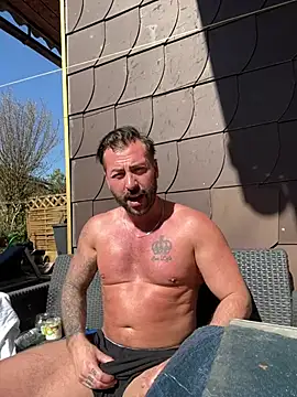 Snapshot of 2guysforu chatting on 03.20.25 2guysforu online show from 03.20.25