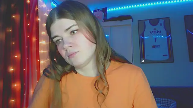 Snapshot of Klementa chatting on 02.16.26 Klementa online show from 02.16.26