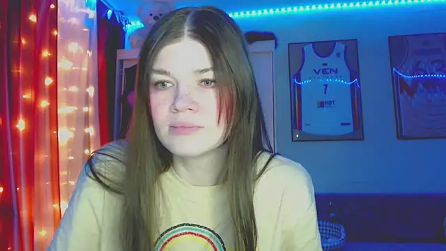 Snapshot of Klementa chatting on 04.27.26 Klementa online show from 04.27.26