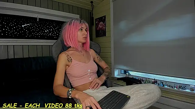 SandyChris online show from 10.14.25