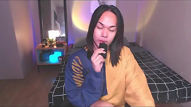 Snapshot of Ur_temptress_sam chatting on 12.10.24 Ur temptress sam online show from 12.10.24