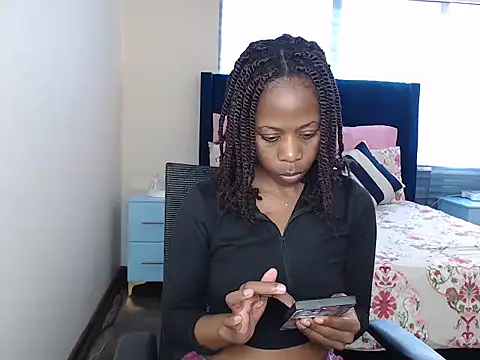 Snapshot of QUEENMANDYY chatting on 05.26.26 QUEENMANDYY online show from 05.26.26
