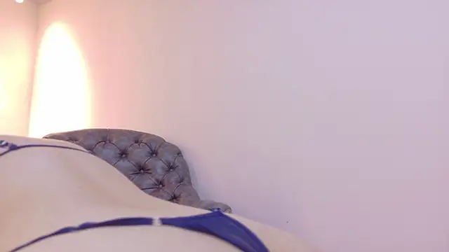 Snapshot of niky_smit chatting on 02.24.26 niky smit online show from 02.24.26