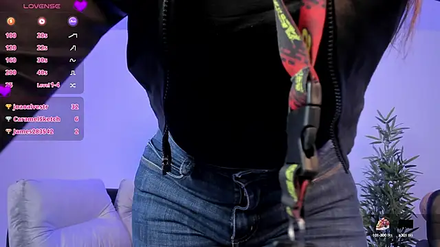 Snapshot of miataylorr1 chatting on 02.05.25 miataylorr1 online show from 02.05.25