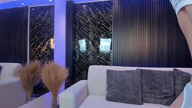 Snapshot of miataylorr1 chatting on 02.21.25 miataylorr1 online show from 02.21.25