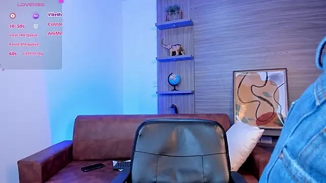 Snapshot of miataylorr1 chatting on 02.28.25 miataylorr1 online show from 02.28.25