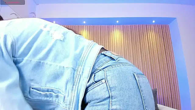 Snapshot of miataylorr1 chatting on 03.10.25 miataylorr1 online show from 03.10.25