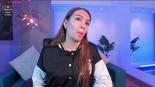 Snapshot of miataylorr1 chatting on 09.13.25 miataylorr1 online show from 09.13.25