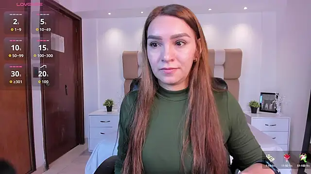 Snapshot of miataylorr1 chatting on 10.07.25 miataylorr1 online show from 10.07.25