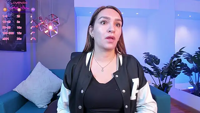 Snapshot of miataylorr1 chatting on 10.29.25 miataylorr1 online show from 10.29.25