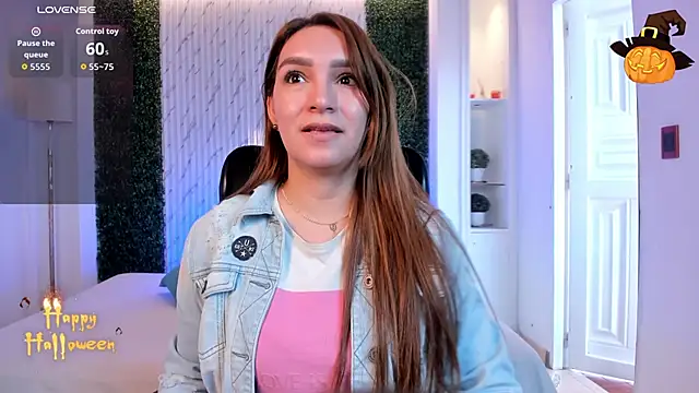 Snapshot of miataylorr1 chatting on 10.31.25 miataylorr1 online show from 10.31.25