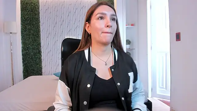 Snapshot of miataylorr1 chatting on 11.20.25 miataylorr1 online show from 11.20.25