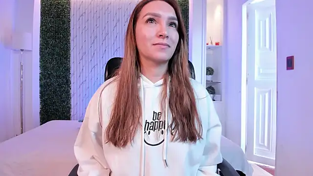 Snapshot of miataylorr1 chatting on 12.01.25 miataylorr1 online show from 12.01.25