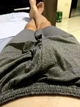 Snapshot of shiiank chatting on 11.14.25 shiiank online show from 11.14.25