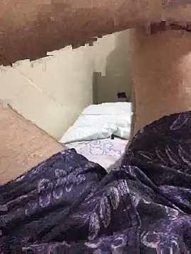 Snapshot of shiiank chatting on 12.23.25 shiiank online show from 12.23.25