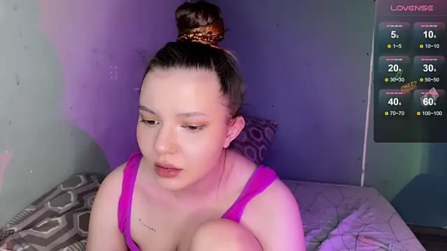 Snapshot of bbycolada chatting on 02.12.25 bbycolada online show from 02.12.25