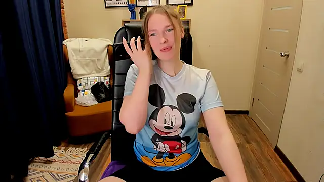  fiona Love online show from 02.12.26