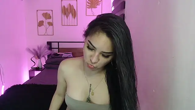 Snapshot of TS_QueenMistress chatting on 03.04.25 TS QueenMistress online show from 03.04.25