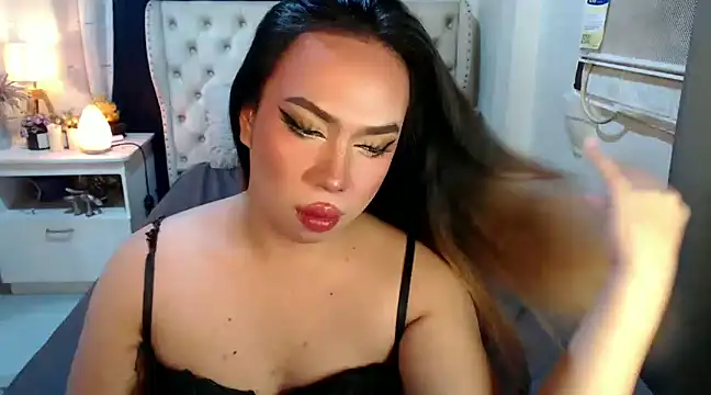 Snapshot of RebecaNextToYou chatting on 12.11.24 RebecaNextToYou online show from 12.11.24