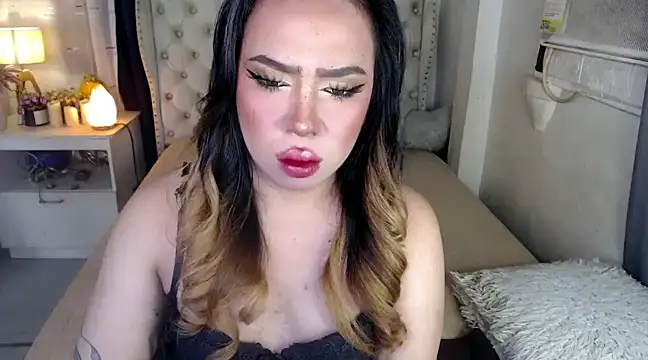 Snapshot of RebecaNextToYou chatting on 12.12.24 RebecaNextToYou online show from 12.12.24