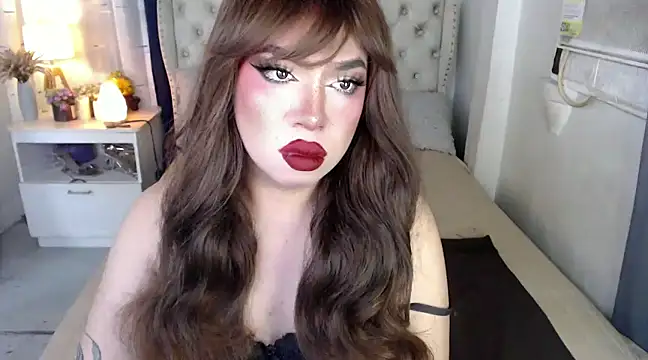 Snapshot of RebecaNextToYou chatting on 12.16.24 RebecaNextToYou online show from 12.16.24