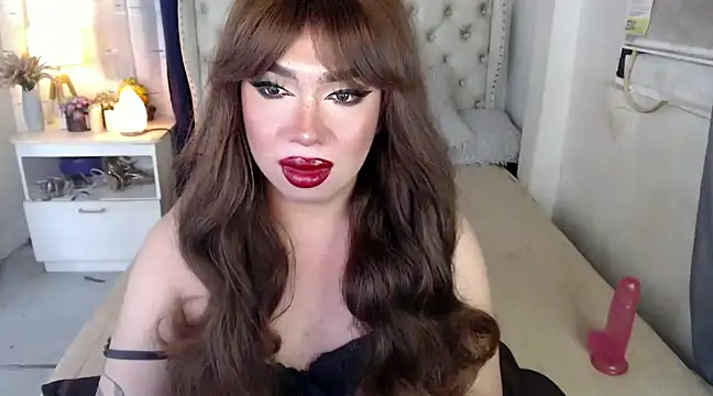 Snapshot of RebecaNextToYou chatting on 12.18.24 RebecaNextToYou online show from 12.18.24