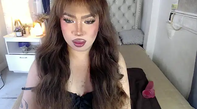 Snapshot of RebecaNextToYou chatting on 01.28.25 RebecaNextToYou online show from 01.28.25