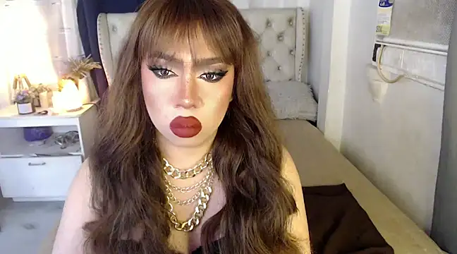 RebecaNextToYou online show from 01.30.25