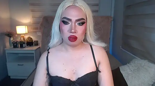 Snapshot of RebecaNextToYou chatting on 03.06.25 RebecaNextToYou online show from 03.06.25