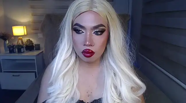 Snapshot of RebecaNextToYou chatting on 03.07.25 RebecaNextToYou online show from 03.07.25