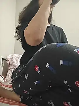 Susannemilf online show from 11.23.25