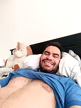 Snapshot of javiermarval83 chatting on 01.31.25 javiermarval83 online show from 01.31.25