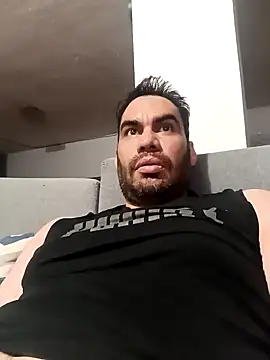 Snapshot of javiermarval83 chatting on 02.03.25 javiermarval83 online show from 02.03.25