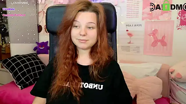 Snapshot of StellaMilla chatting on 07.17.26 StellaMilla online show from 07.17.26