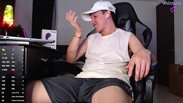 Snapshot of Angel-Twink chatting on 02.12.26 Angel-Twink online show from 02.12.26