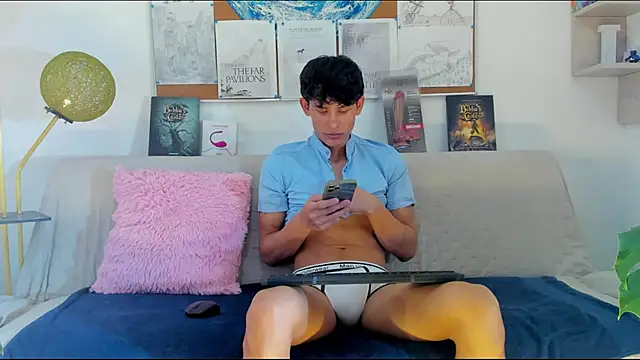 Snapshot of logan_thomas chatting on 06.29.26 logan thomas online show from 06.29.26