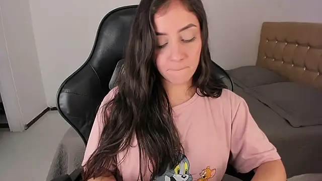 EmmaGrace1999 online show from 05.05.26