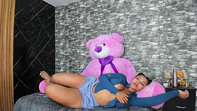 HeidyWillss online show from 02.19.25