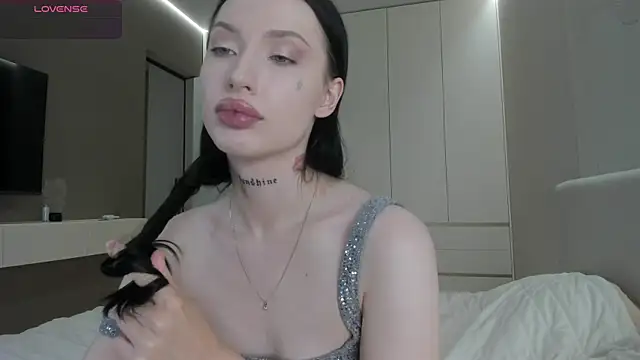 JenniferQueen11 online show from 07.29.26